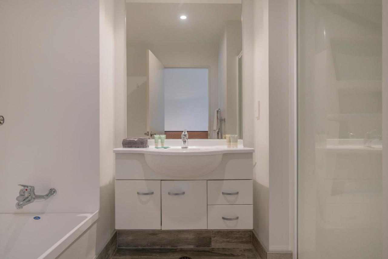 Ocean Serenity Apartments Whitianga Esterno foto