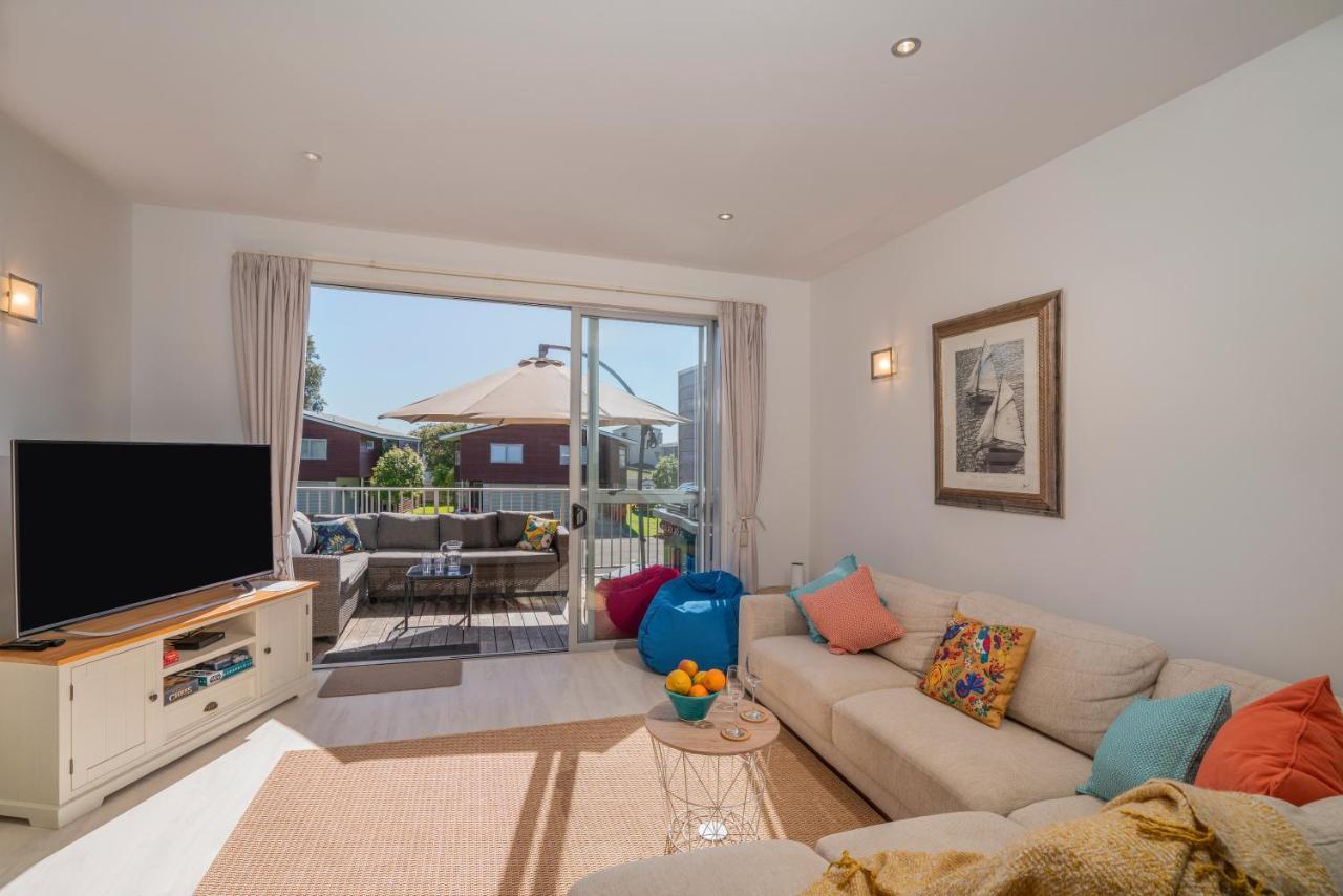 Ocean Serenity Apartments Whitianga Esterno foto