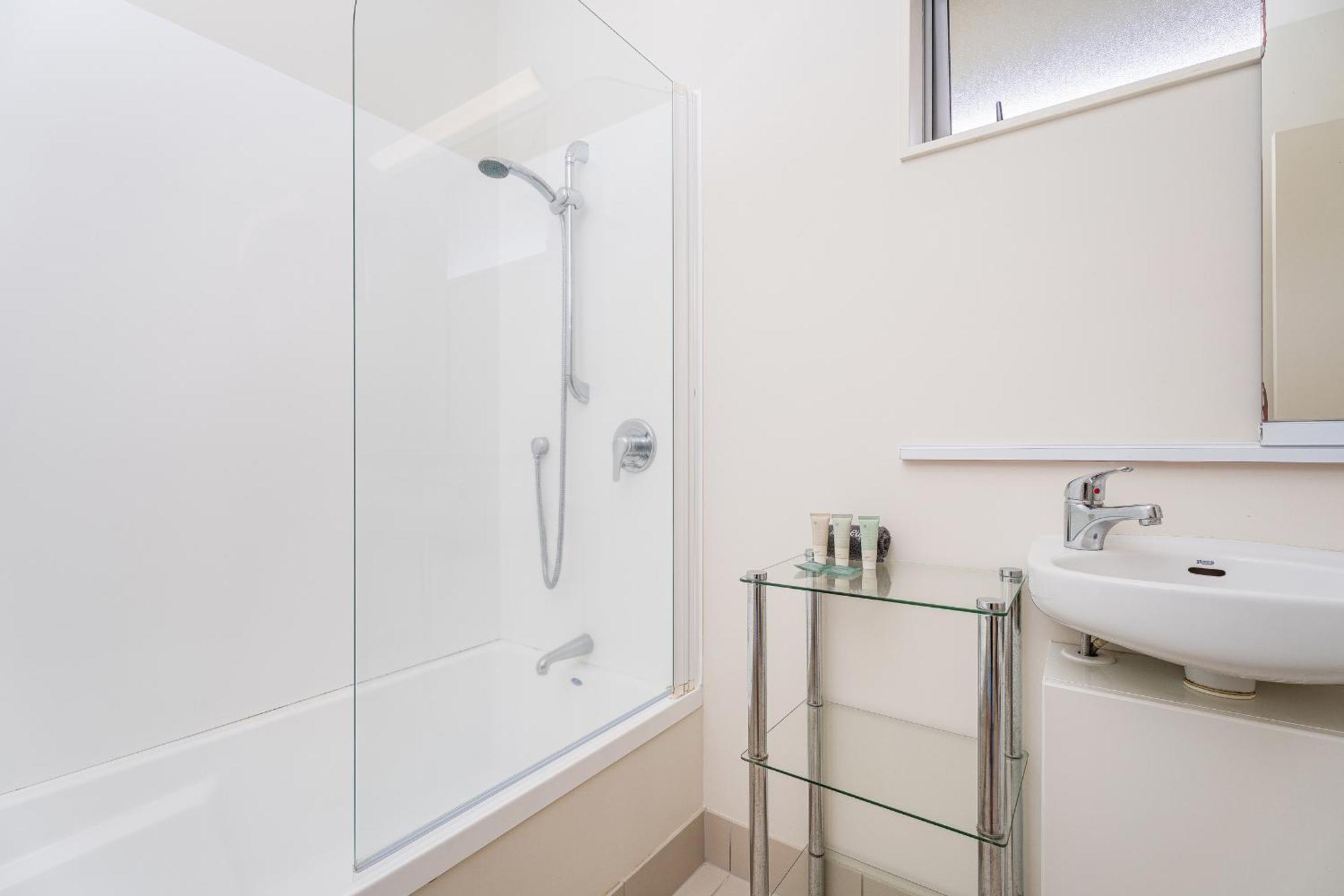 Ocean Serenity Apartments Whitianga Esterno foto